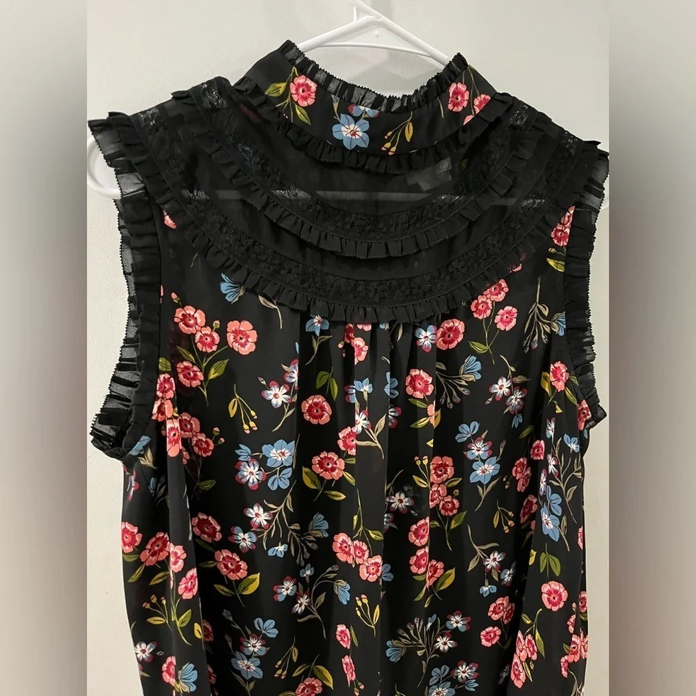Kate Spade New York Meadow Lace Trim Top, size large